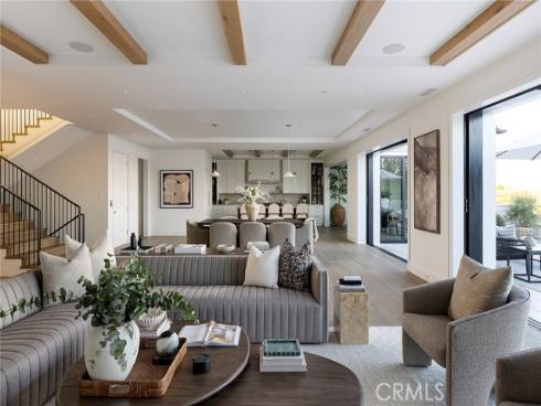 702 Saint James Place, Newport Beach, CA