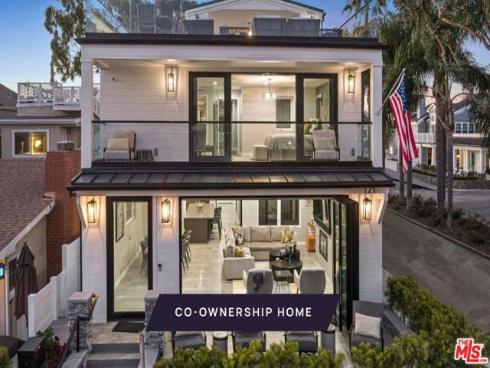121 Emerald 2 Avenue, Newport Beach, CA