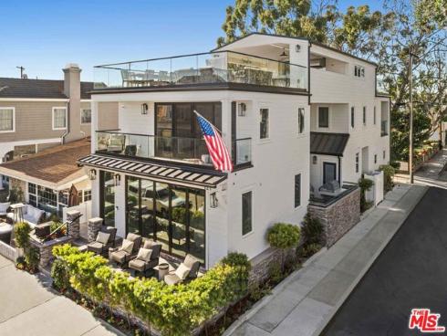 121 Emerald 2 Avenue, Newport Beach, CA
