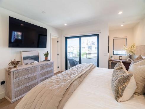 315 E Bay Avenue, Newport Beach, CA