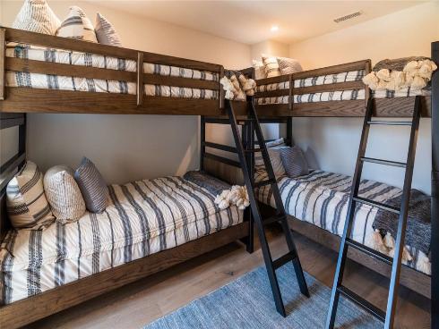 315 E Bay Avenue, Newport Beach, CA