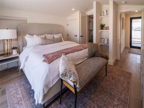 315 E Bay Avenue, Newport Beach, CA