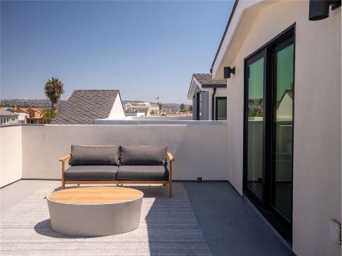 315 E Bay Avenue, Newport Beach, CA