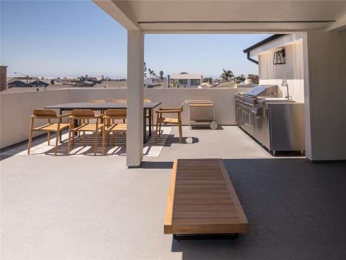 315 E Bay Avenue, Newport Beach, CA