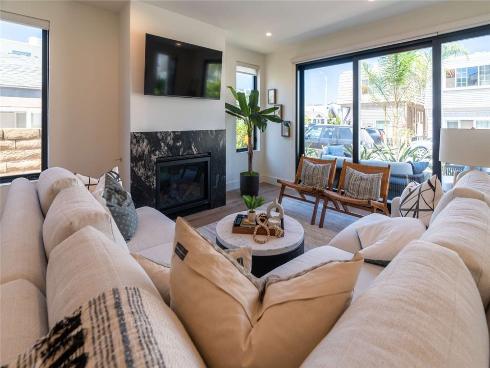 315 E Bay Avenue, Newport Beach, CA