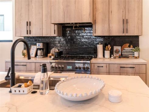 315 E Bay Avenue, Newport Beach, CA