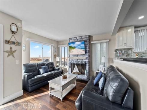 402 E Oceanfront , Newport Beach, CA