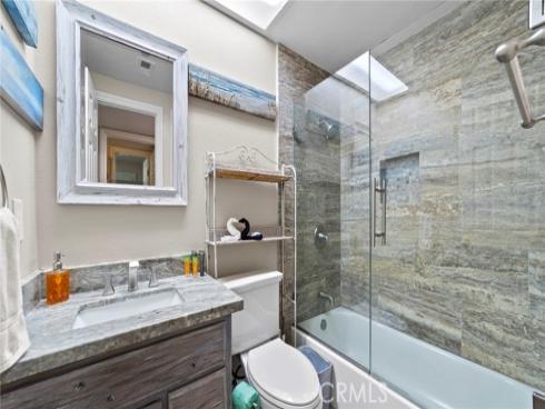 402 E Oceanfront , Newport Beach, CA