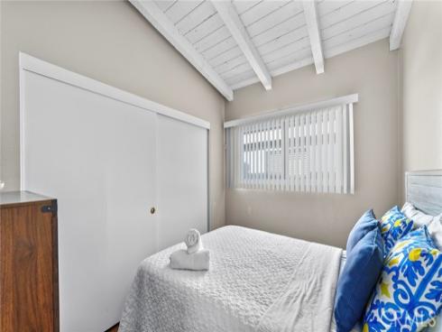 402 E Oceanfront , Newport Beach, CA