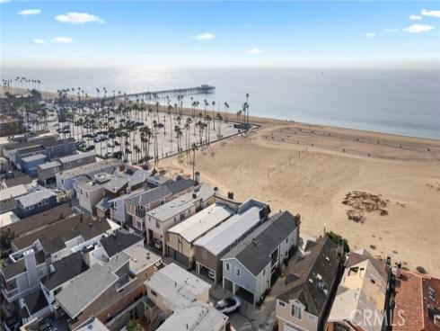 402 E Oceanfront  , Newport Beach, CA