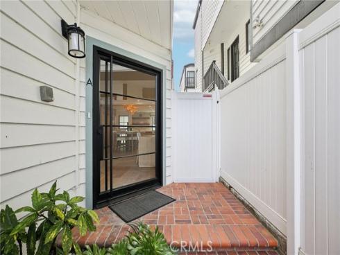 1817 W Bay A Avenue, Newport Beach, CA