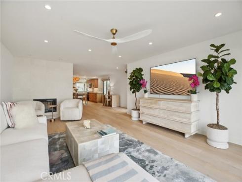 1817 W Bay A Avenue, Newport Beach, CA