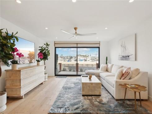 1817 W Bay A Avenue, Newport Beach, CA