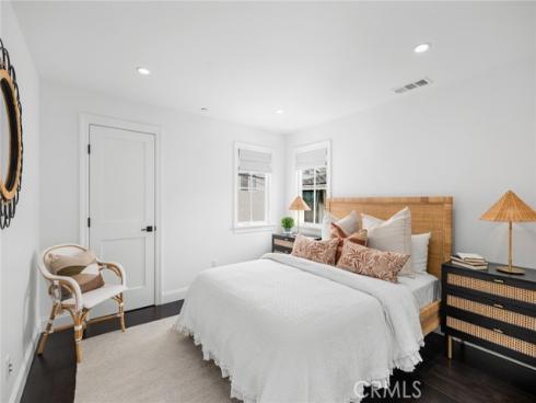 126 Ruby Avenue, Newport Beach, CA