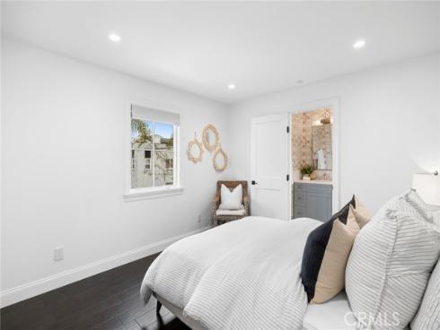 126 Ruby Avenue, Newport Beach, CA