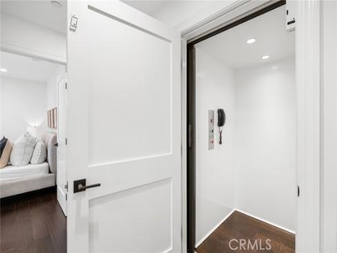 126 Ruby Avenue, Newport Beach, CA