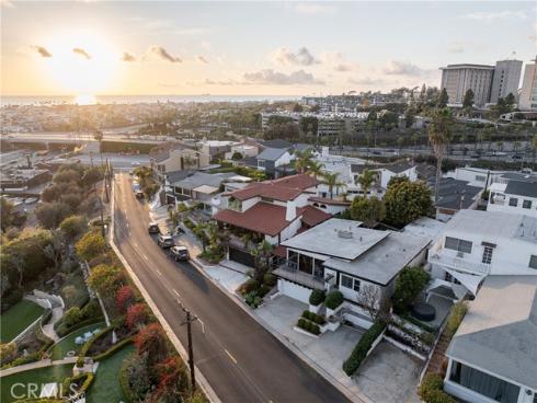 231  Santa Ana   Avenue, Newport Beach, CA