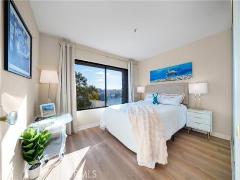 67 Sea Island Drive, Newport Beach, CA