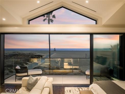 218 E Oceanfront  , Newport Beach, CA