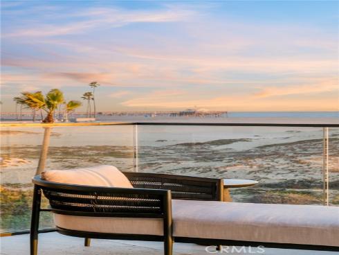 218 E Oceanfront  , Newport Beach, CA
