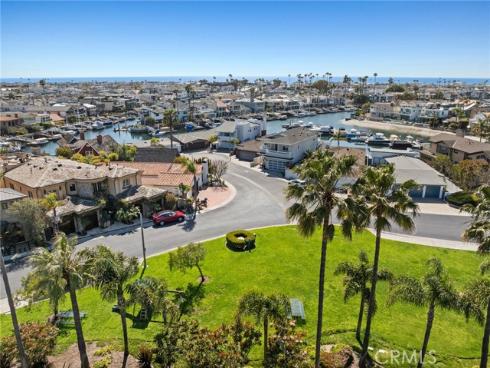 20  Balboa Coves  , Newport Beach, CA