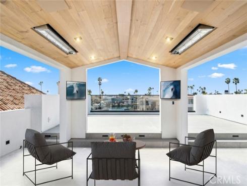 20  Balboa Coves  , Newport Beach, CA