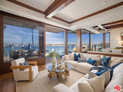 13 Bay Island , Newport Beach, CA