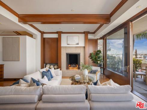 13 Bay Island , Newport Beach, CA