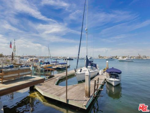 13 Bay Island , Newport Beach, CA