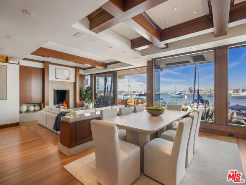 13 Bay Island , Newport Beach, CA