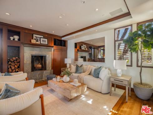 13 Bay Island , Newport Beach, CA