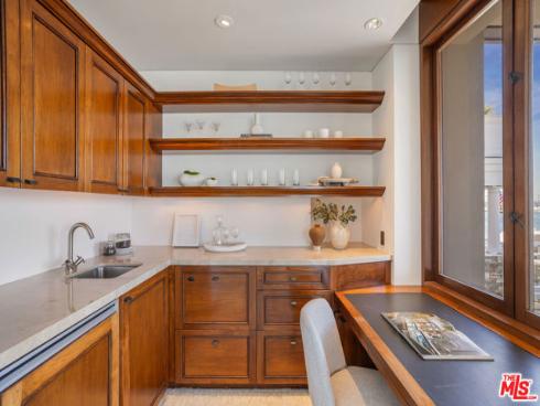 13 Bay Island , Newport Beach, CA