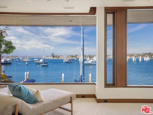 13 Bay Island , Newport Beach, CA