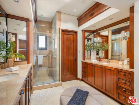 13 Bay Island , Newport Beach, CA