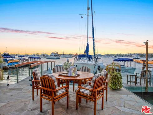 13 Bay Island , Newport Beach, CA
