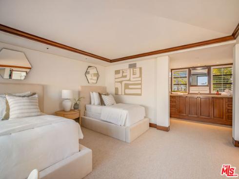 13 Bay Island , Newport Beach, CA