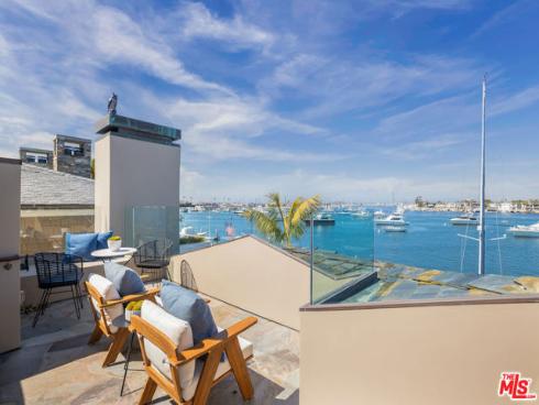 13 Bay Island , Newport Beach, CA