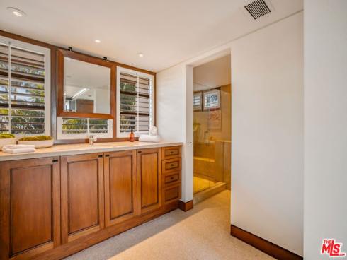 13 Bay Island , Newport Beach, CA