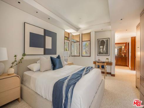 13 Bay Island , Newport Beach, CA