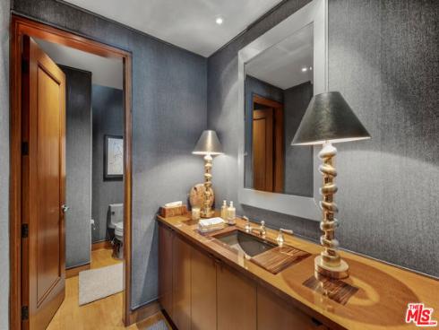 13  Bay Island  , Newport Beach, CA