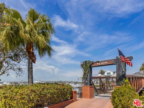 13 Bay Island , Newport Beach, CA