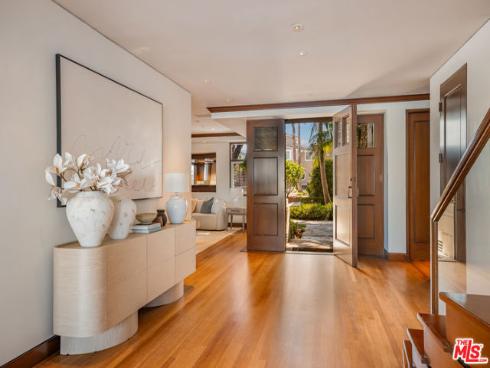 13 Bay Island , Newport Beach, CA