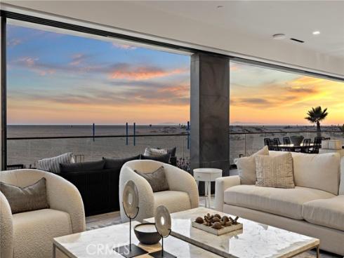706 W Oceanfront  , Newport Beach, CA
