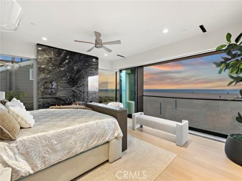 706 W Oceanfront  , Newport Beach, CA