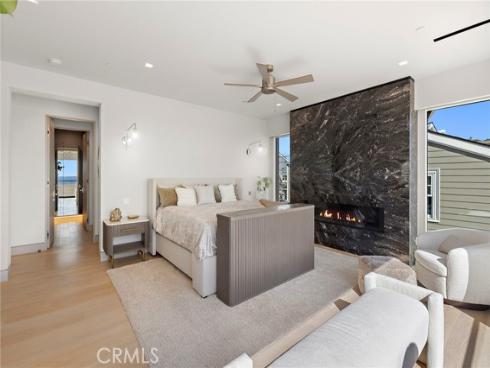 706 W Oceanfront  , Newport Beach, CA