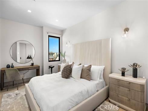 706 W Oceanfront  , Newport Beach, CA