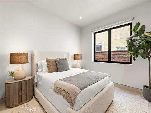 706 W Oceanfront  , Newport Beach, CA