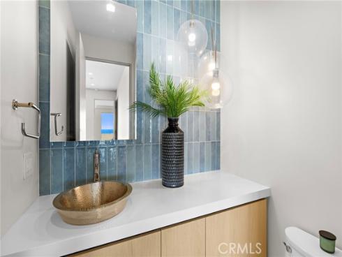 706 W Oceanfront  , Newport Beach, CA