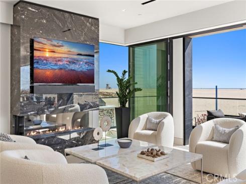 706 W Oceanfront  , Newport Beach, CA