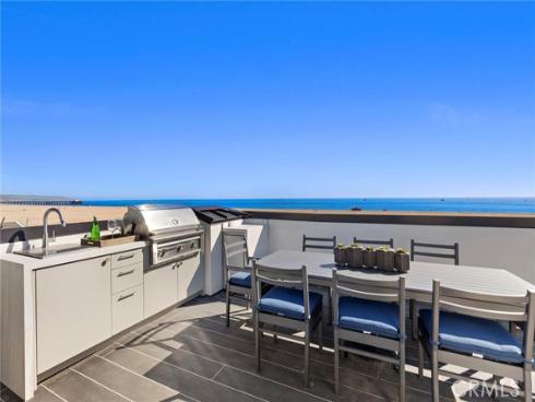 706 W Oceanfront  , Newport Beach, CA